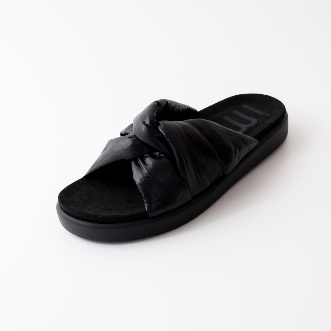 imini Amelie 1000-99 vegane, schwarze Pantolette mit Wechselfußbett, geeignet für orthopädische Einlagen