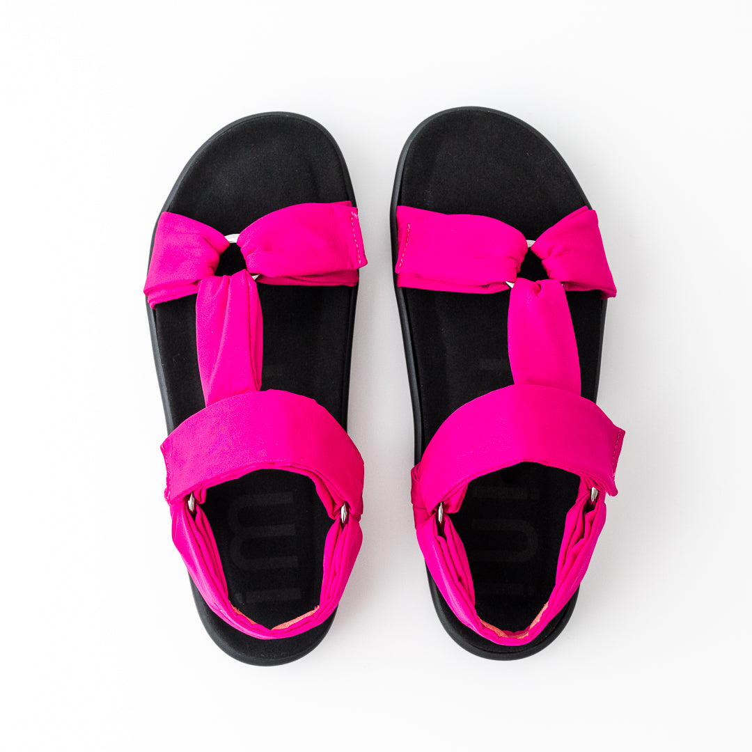 Trekkingsandale in pink. Geeignet für den Einsatz orthopädischer Einlagen